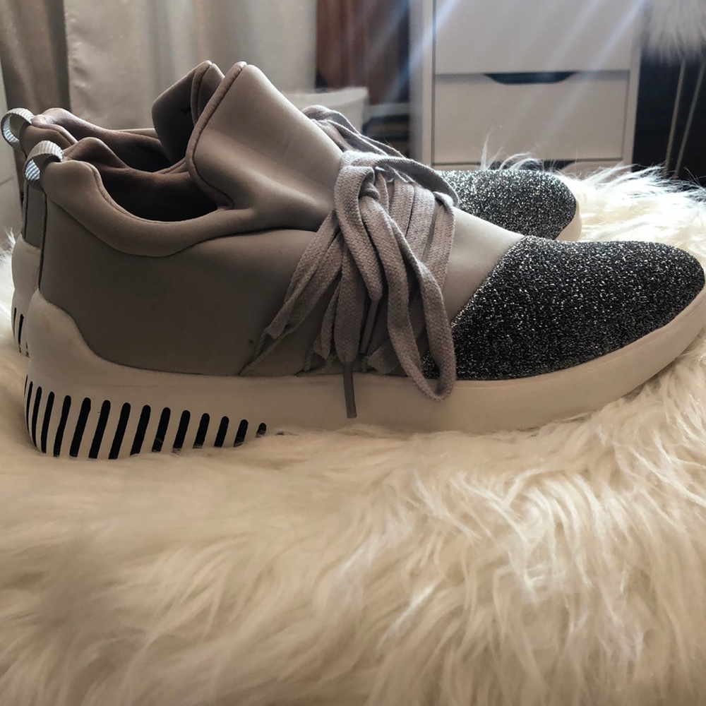 Sneaker